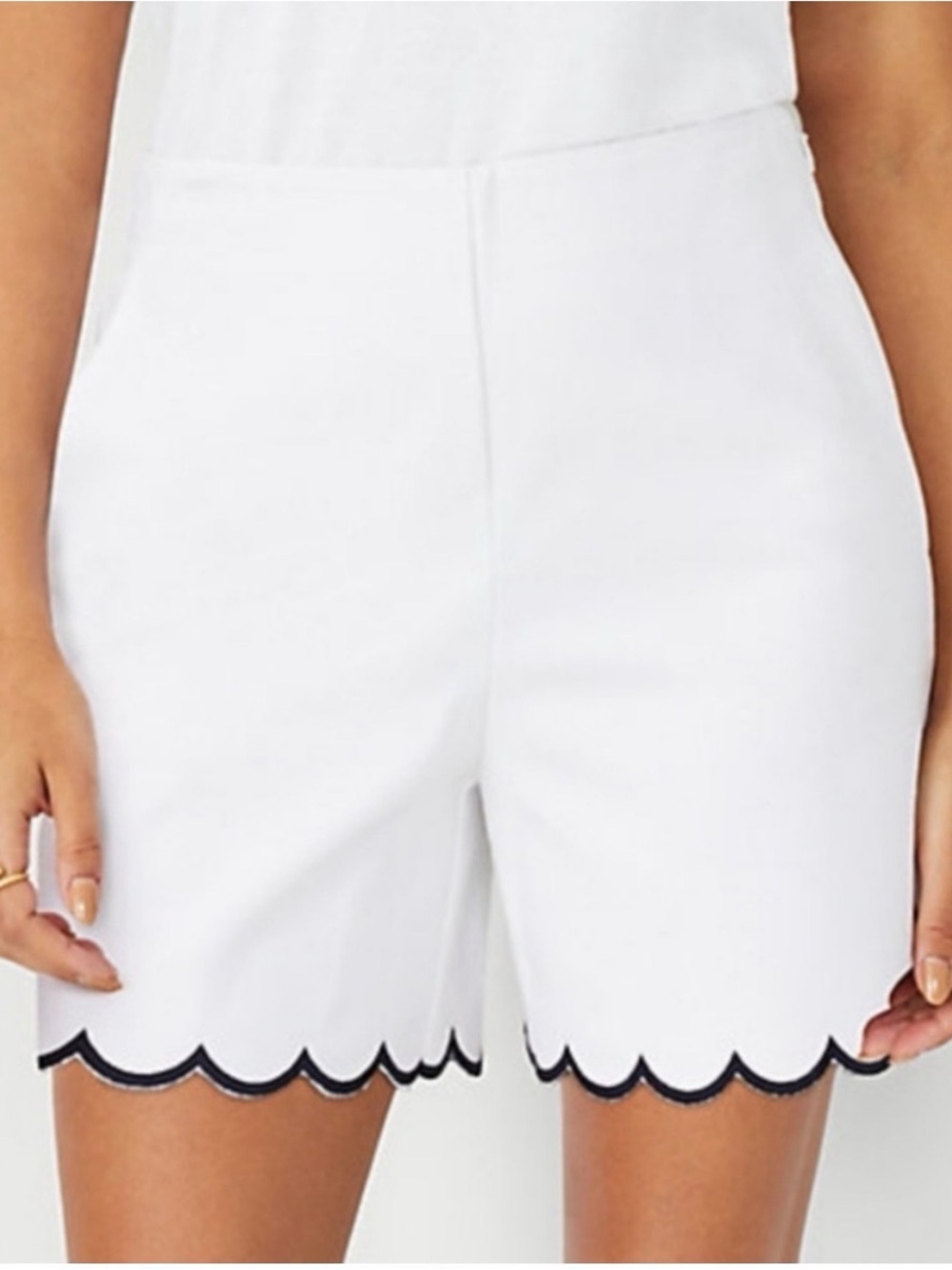 NWT Ann Taylor Scalloped Side Zip Shorts White Black Preppy High Rise 12P Petite